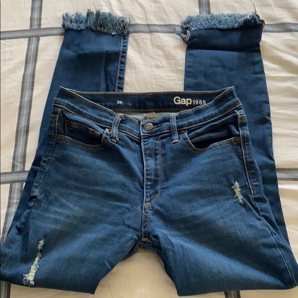 GAP | Jeans | Gap Frayed Bottom Skinny 